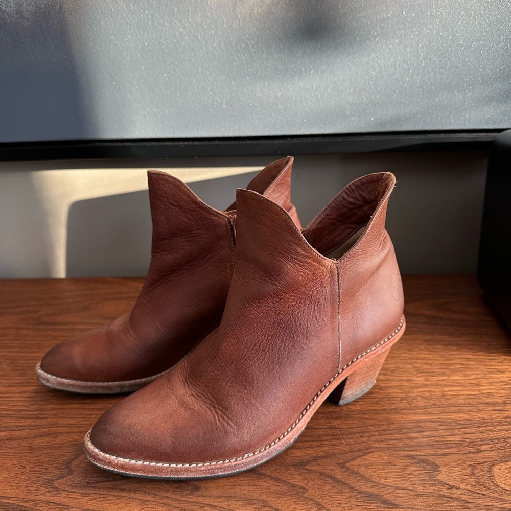 Two point five ankle boot